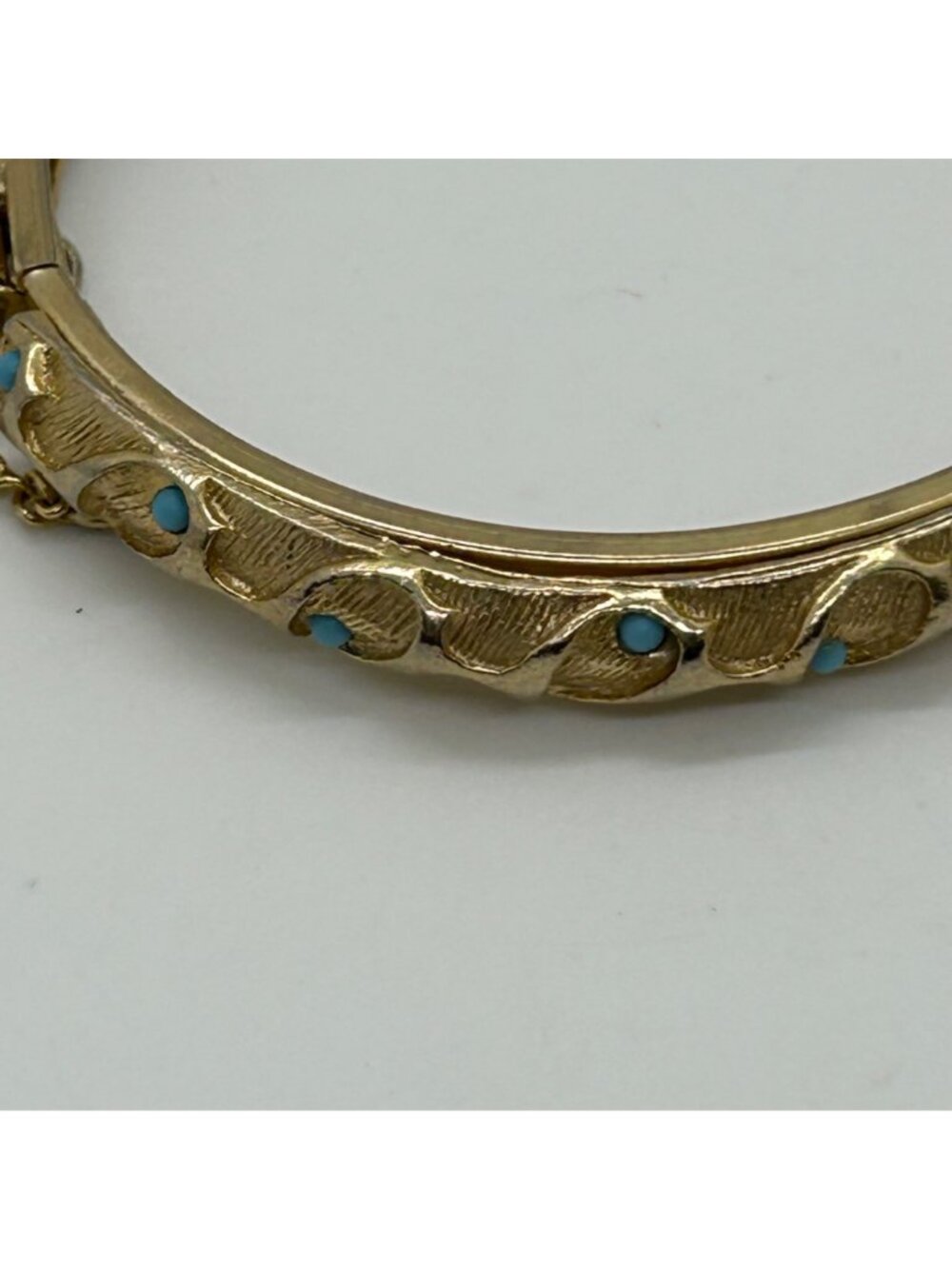 Vintage Gold-Toned Bracelet Hinged Textured Turquoise-Color Stones Safety Chain - Picture 11 of 16